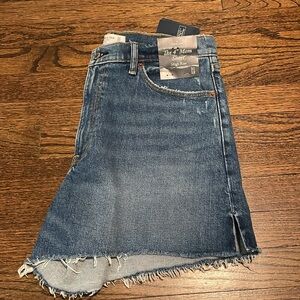 Abercrombie Curve Love 4 in Mom Short NWT